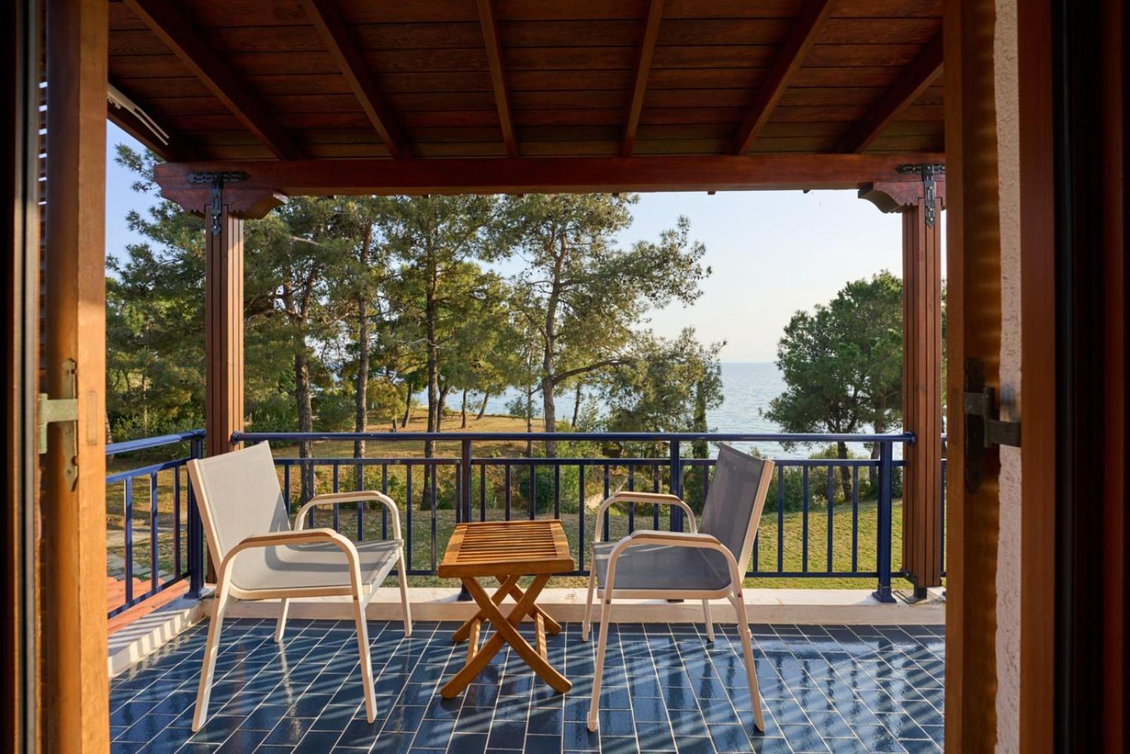 Summerday Villa Private Beach Nea Iraklia Buitenkant foto