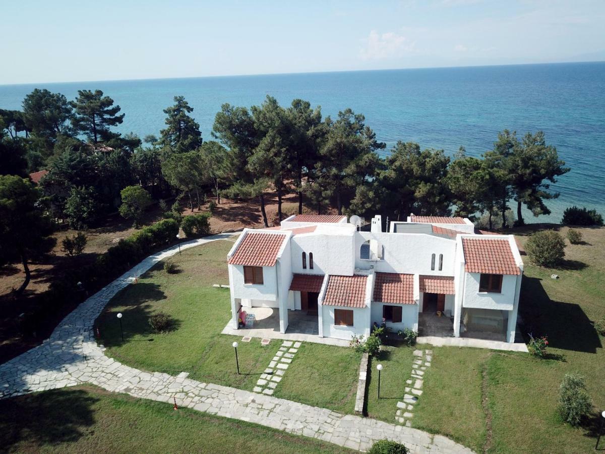 Summerday Villa Private Beach Nea Iraklia Buitenkant foto