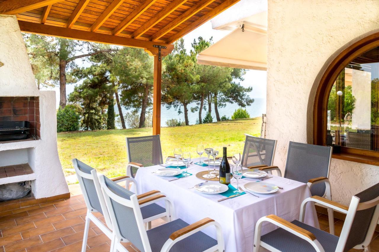 Summerday Villa Private Beach Nea Iraklia Buitenkant foto