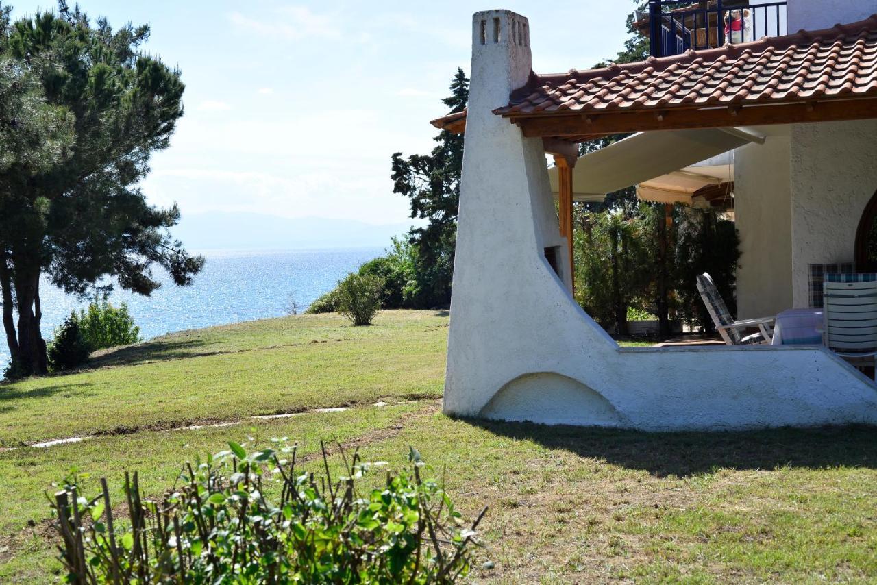 Summerday Villa Private Beach Nea Iraklia Buitenkant foto